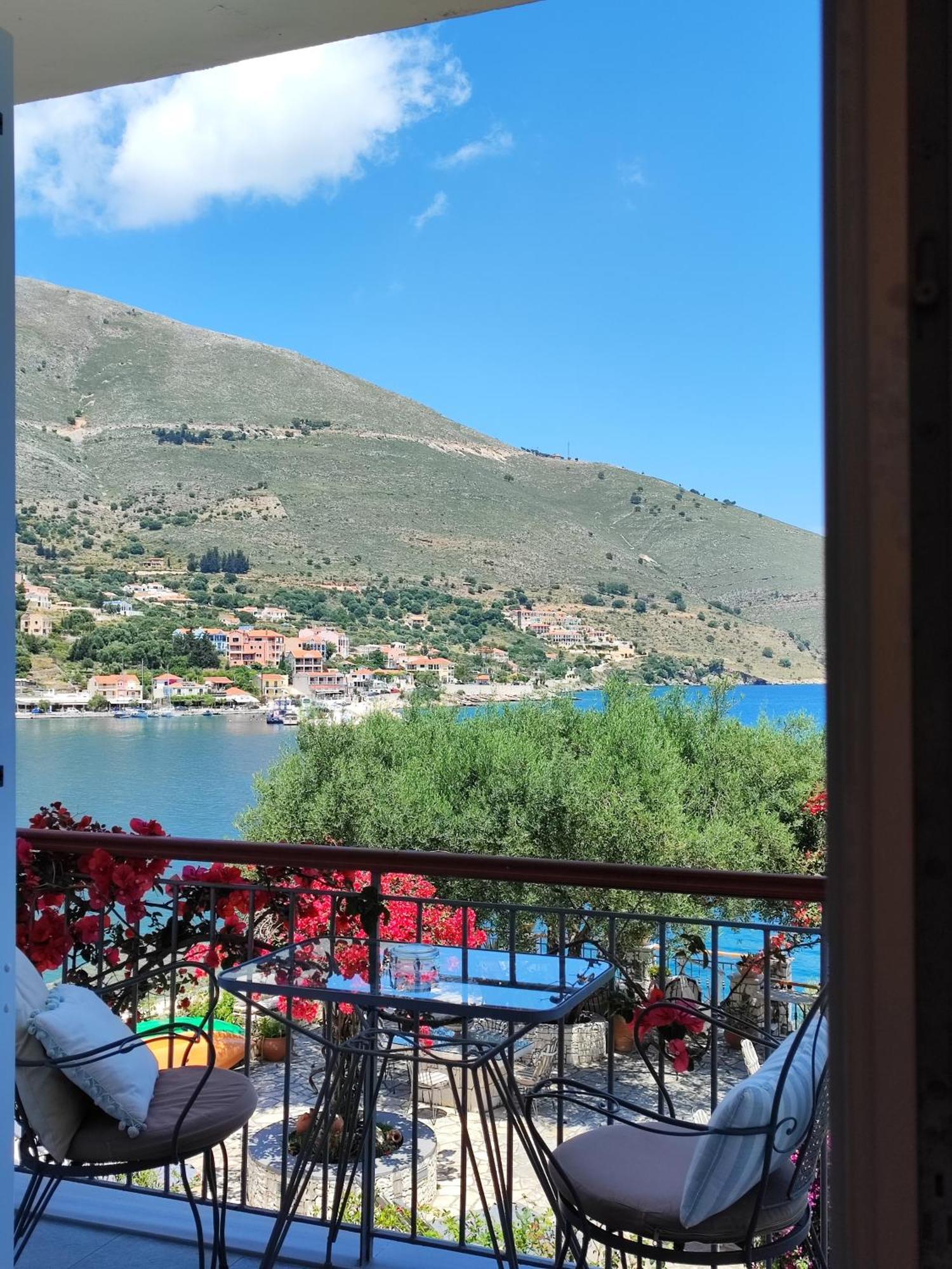 Waterside Apartments Agia Efimia Exterior photo
