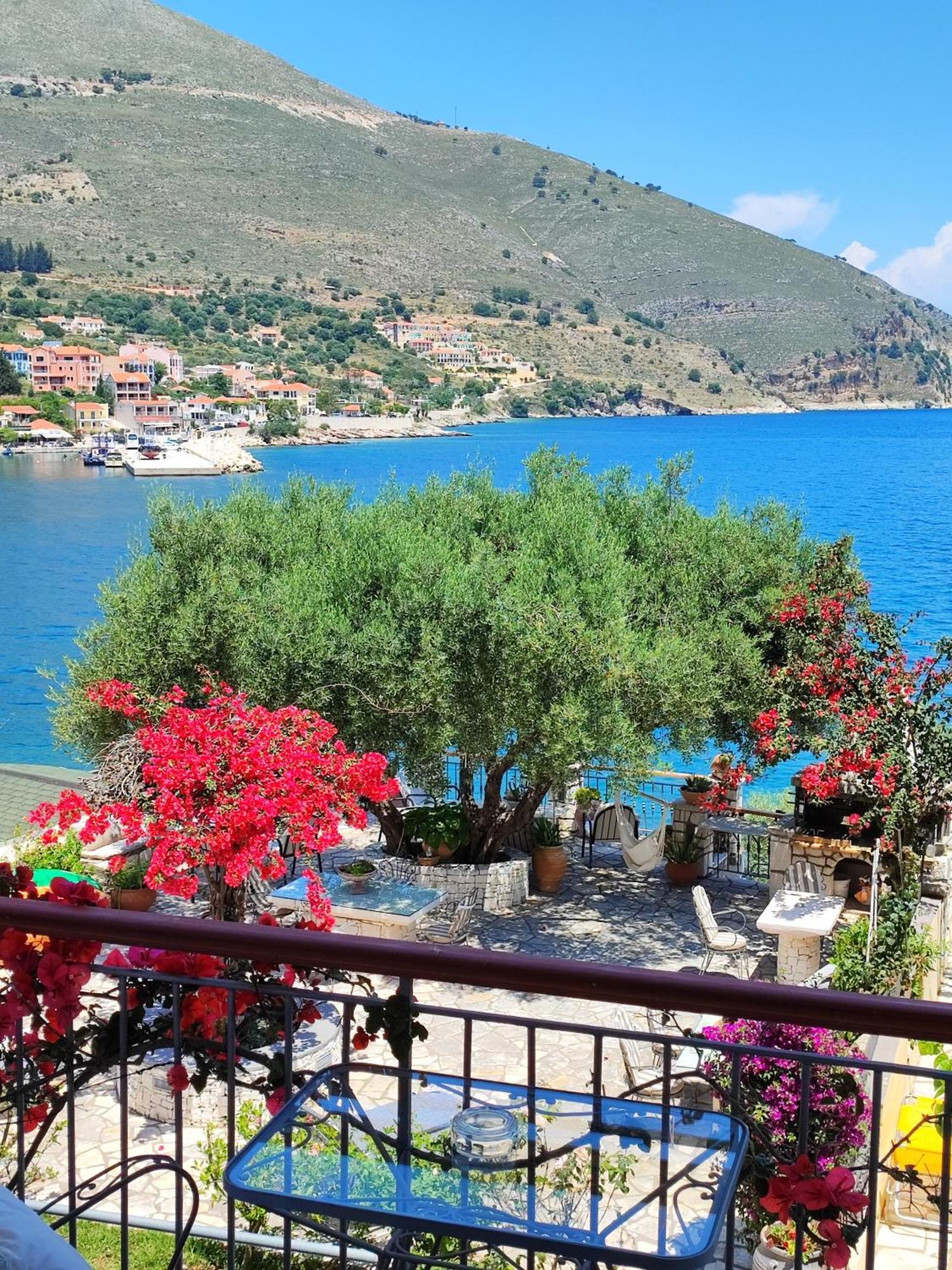 Waterside Apartments Agia Efimia Exterior photo